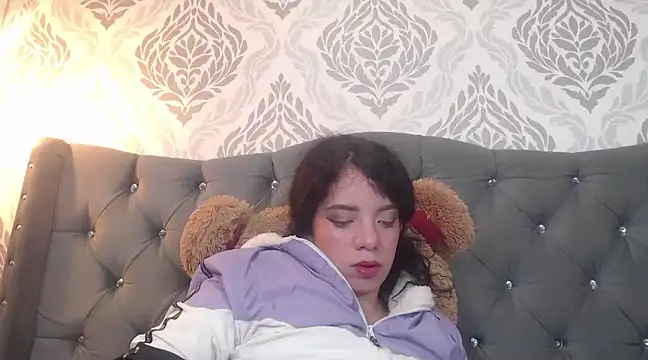 EmmaCowperr online show from 02-26-25, 04:38