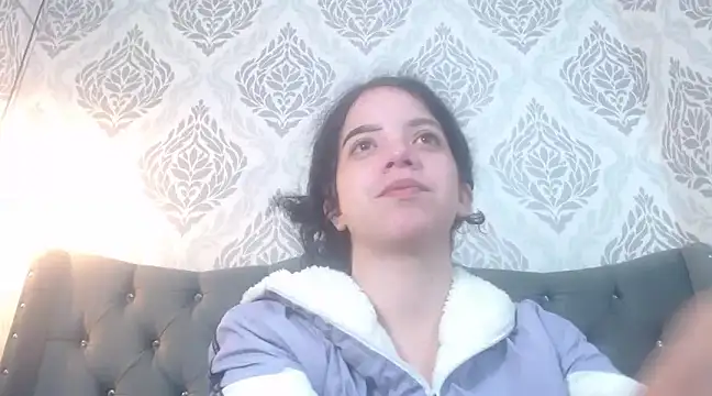 EmmaCowperr online show from 03-19-25, 12:23