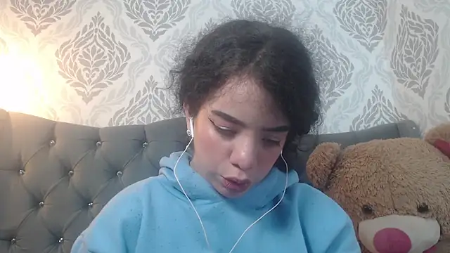 EmmaCowperr online show from 03-15-25, 11:50