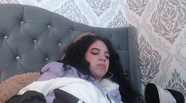 EmmaCowperr online show from 03-07-25, 08:44