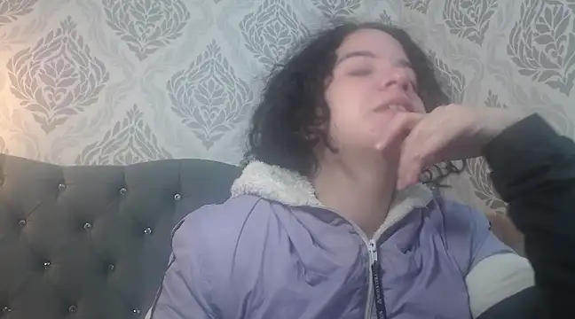 EmmaCowperr online show from 03-21-25, 11:44