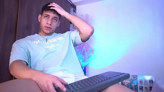 Josep Davies online show from 12-21-25, 07:37