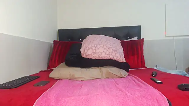 Fiercefoxxy online show from 04-23-26, 08:32