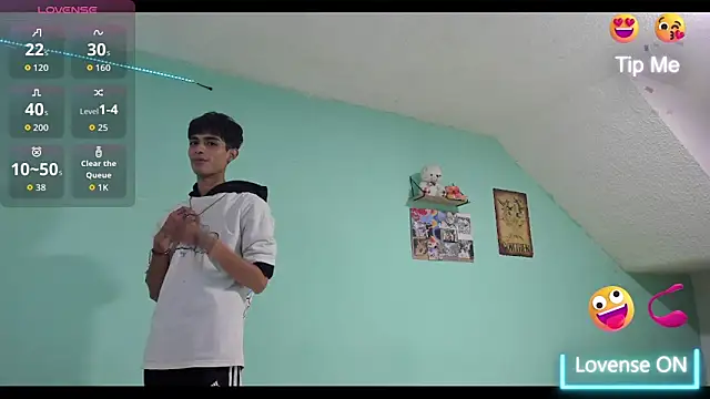 oliverhot2005 online show from 10-24-25, 10:53