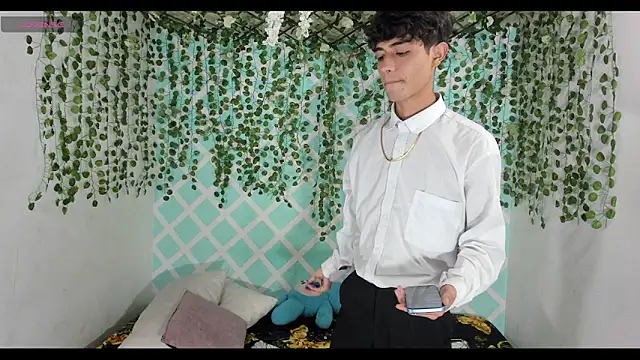 oliverhot2005 online show from 01-14-26, 02:04