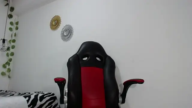 yulia-wolf online show from 02-07-25, 12:42