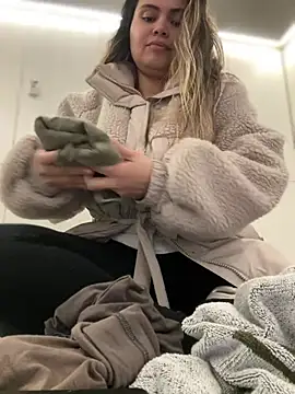 melanny10 online show from 01-18-25, 03:27