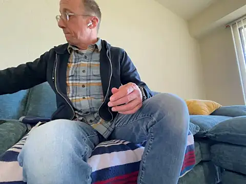 mouser21212 online show from 04-05-26, 05:41