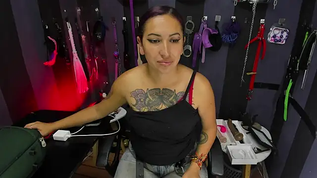 LucyStrike  online show from 10-23-25, 10:52