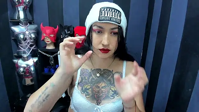 LucyStrike  online show from 01-31-25, 03:09