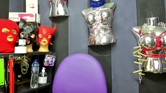 LucyStrike  online show from 03-03-25, 10:52