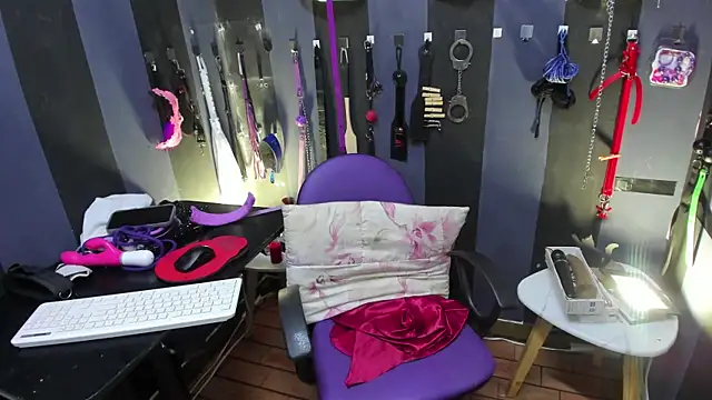 LucyStrike  online show from 10-15-25, 10:40
