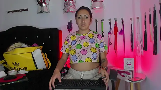 LucyStrike  online show from 11-04-25, 10:46