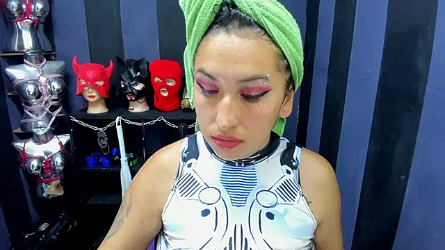 LucyStrike  online show from 02-01-25, 03:19