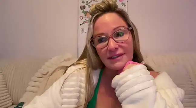 Milf Goddess online show from 03-09-25, 09:46