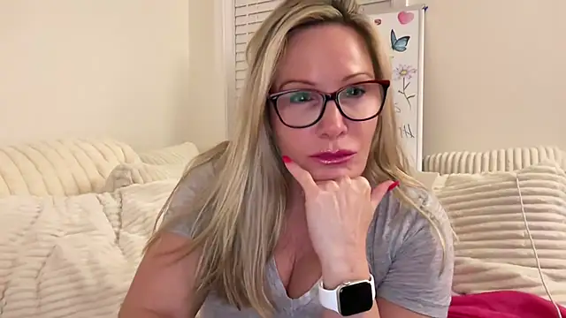Milf Goddess online show from 09-15-25, 02:23
