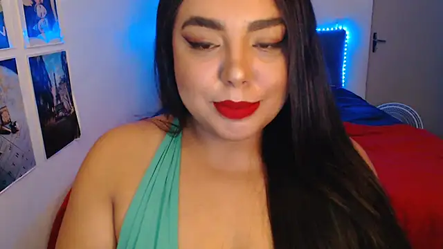 Snapshot of Internacionalist7 chatting on 02-11-25, 02:03 Internacionalist7 online show from 02-11-25, 02:03