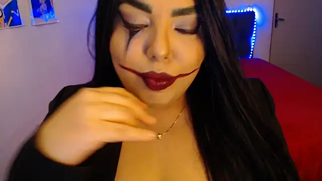 Snapshot of Internacionalist7 chatting on 10-31-25, 11:55 Internacionalist7 online show from 10-31-25, 11:55