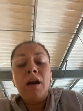 Luccreccia  online show from 11-02-25, 10:20