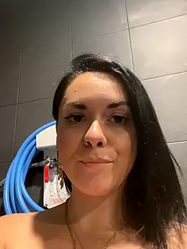 Luccreccia  online show from 12-13-25, 08:04