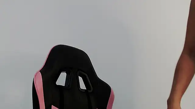 Snapshot of Emily_Guerra1 chatting on 03-05-25, 04:46 Emily Guerra1 online show from 03-05-25, 04:46