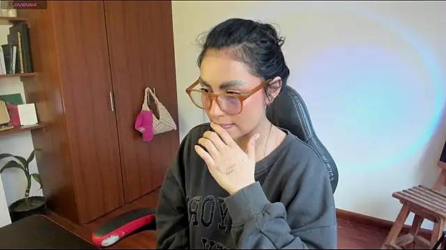 Dahian-peach online show from 03-25-26, 08:08