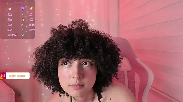 Snapshot of Alice_winter_ chatting on 06-20-26, 11:10 Alice winter online show from 06-20-26, 11:10