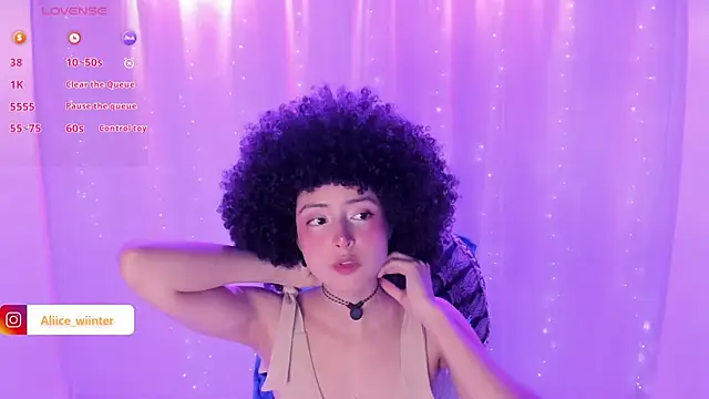 Snapshot of Alice_winter_ chatting on 03-19-25, 07:27 Alice winter online show from 03-19-25, 07:27