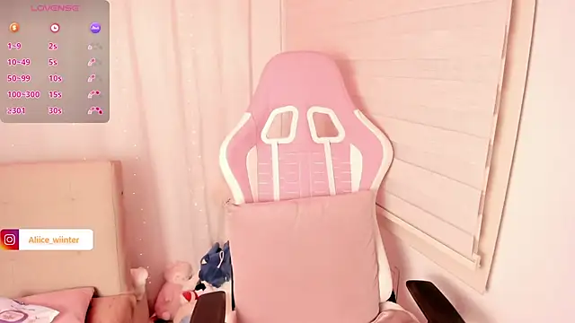 Alice winter  online show from 03-26-26, 06:06