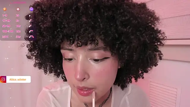 Snapshot of Alice_winter_ chatting on 06-26-26, 11:10 Alice winter online show from 06-26-26, 11:10