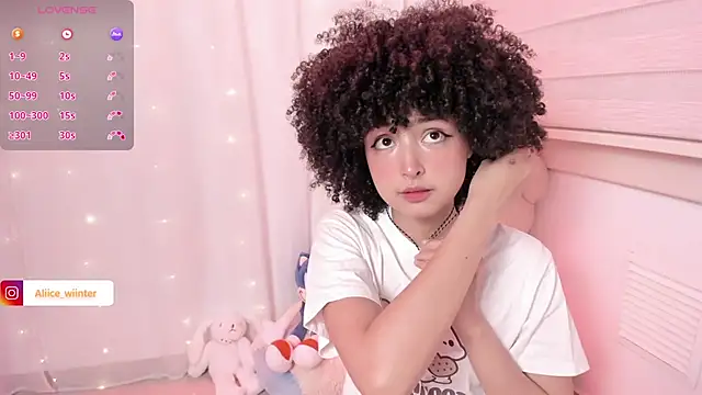 Snapshot of Alice_winter_ chatting on 07-28-26, 11:15 Alice winter online show from 07-28-26, 11:15