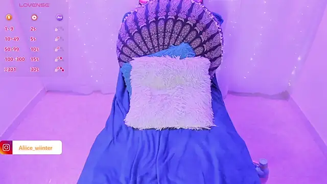Snapshot of Alice_winter_ chatting on 03-19-25, 10:31 Alice winter online show from 03-19-25, 10:31