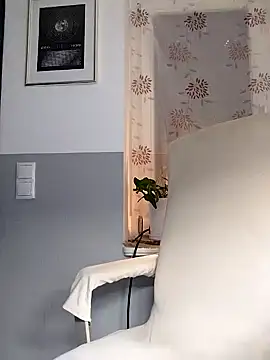 Snapshot of Loona-Lexxington chatting on 12-19-24, 06:23 Loona-Lexxington online show from 12-19-24, 06:23