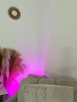 Ashleyjenner  online show from 10-09-25, 11:38