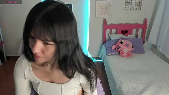 Snapshot of cute_roxy chatting on 01-20-25, 12:25 cute roxy online show from 01-20-25, 12:25