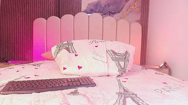 hot dione online show from 03-26-26, 07:12