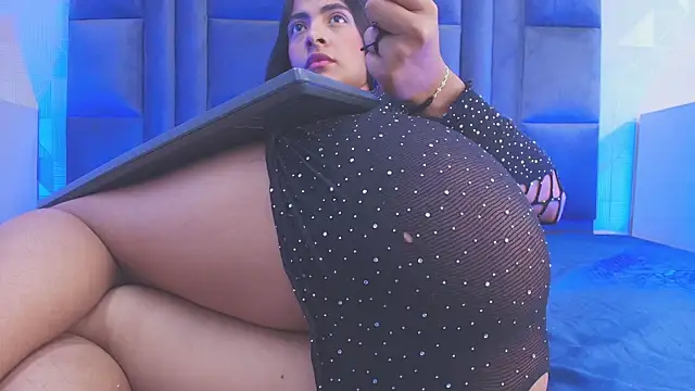 hot dione online show from 10-22-25, 07:13