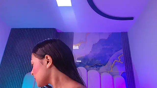 hot dione online show from 04-15-26, 07:18