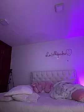 alee lenoxx online show from 04-23-26, 05:03