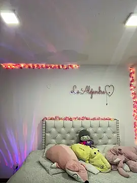 Snapshot of alee_lenoxx chatting on 07-01-26, 05:08 alee lenoxx online show from 07-01-26, 05:08