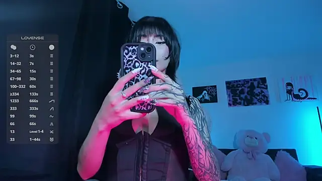 Snapshot of satanbabee chatting on 04-24-26, 12:34 satanbabee online show from 04-24-26, 12:34