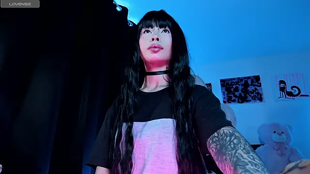 Snapshot of satanbabee chatting on 05-06-26, 09:41 satanbabee online show from 05-06-26, 09:41