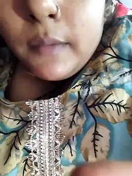 Snapshot of MohiniBhabhi chatting on 10-31-25, 11:51 MohiniBhabhi online show from 10-31-25, 11:51