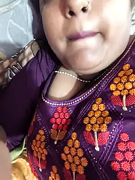 Snapshot of MohiniBhabhi chatting on 09-16-25, 04:13 MohiniBhabhi online show from 09-16-25, 04:13