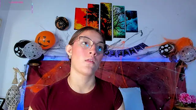 Ruth harvey  online show from 10-23-25, 01:10