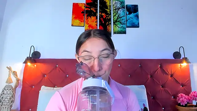 Ruth harvey  online show from 11-06-25, 01:48