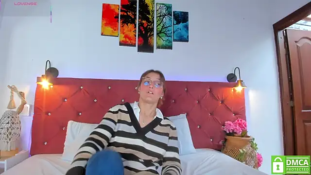 Ruth harvey  online show from 09-28-25, 04:58