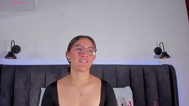 Ruth harvey  online show from 10-19-25, 04:04