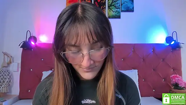 Ruth harvey  online show from 11-18-25, 03:04