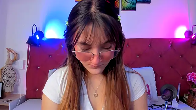 Ruth harvey  online show from 11-20-25, 01:45